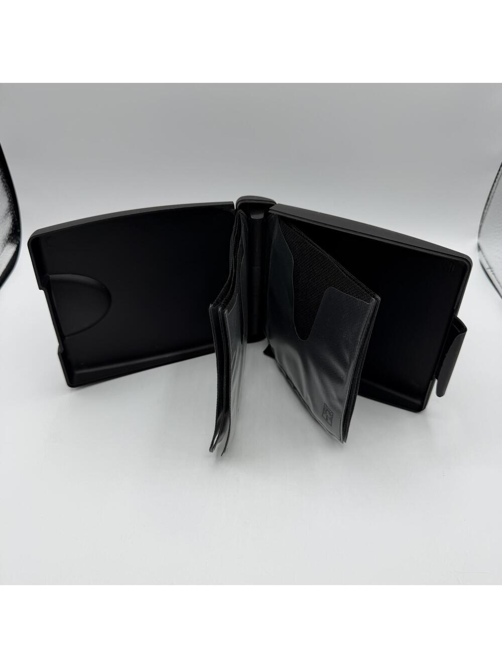 Case Logic CD DVD Hard Plastic Black Holder Holds Up To 12 Disc Capacity - Picture 4 of 6